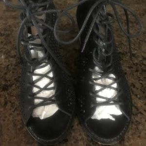 vince camuto tulina black lace up shoes 8 M